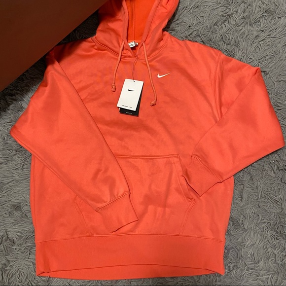 Nike Sweaters - BRAND NEW Nike Sweater ✔️